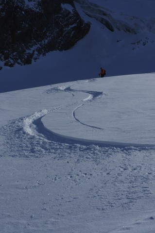 Fresh Tracks under Col du Belvedere