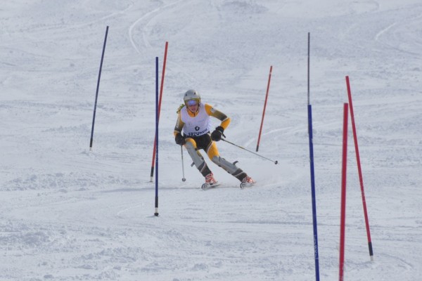 Nicole Harris skiing Slalom in the 2012 INAS World Championships