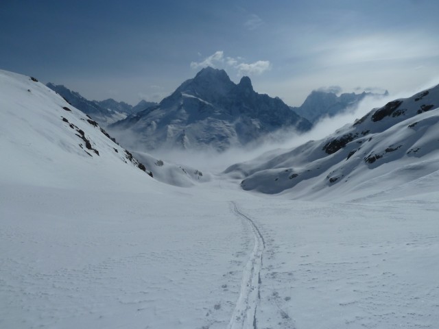 Skin Track all the way to Lac Blanc, Aiguille Verte and Les Drus behind