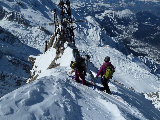 Jerome & FanFan belaying on Glacier Rond