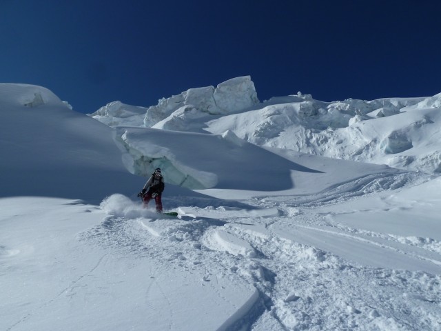 Skiing in the Vrai Vallee Blanche